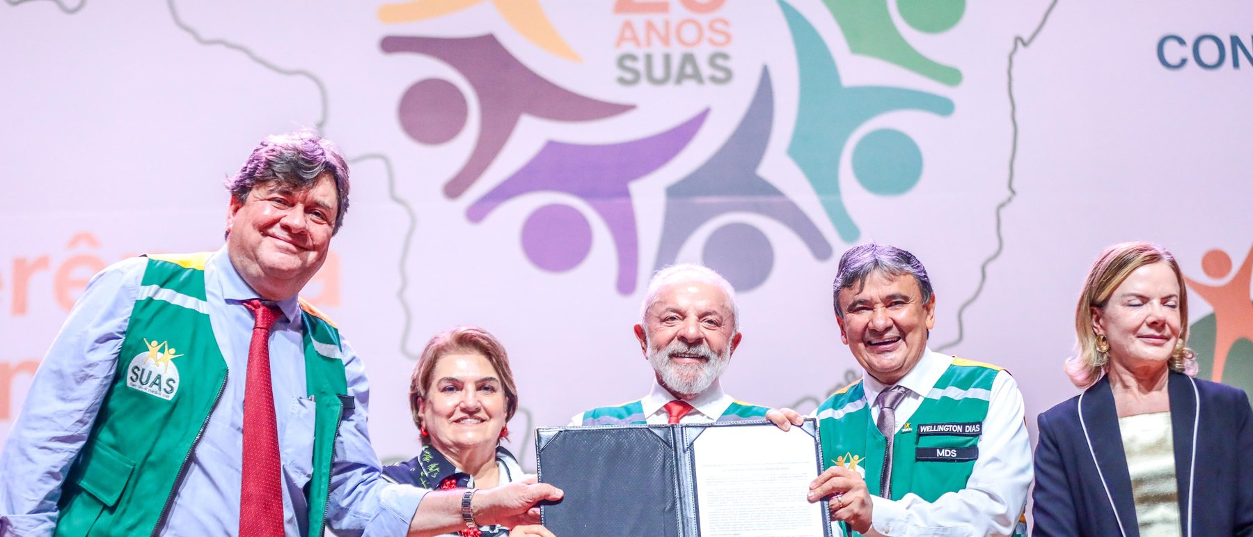 20 anos do SUAS: André com Lula e Wellington Dias